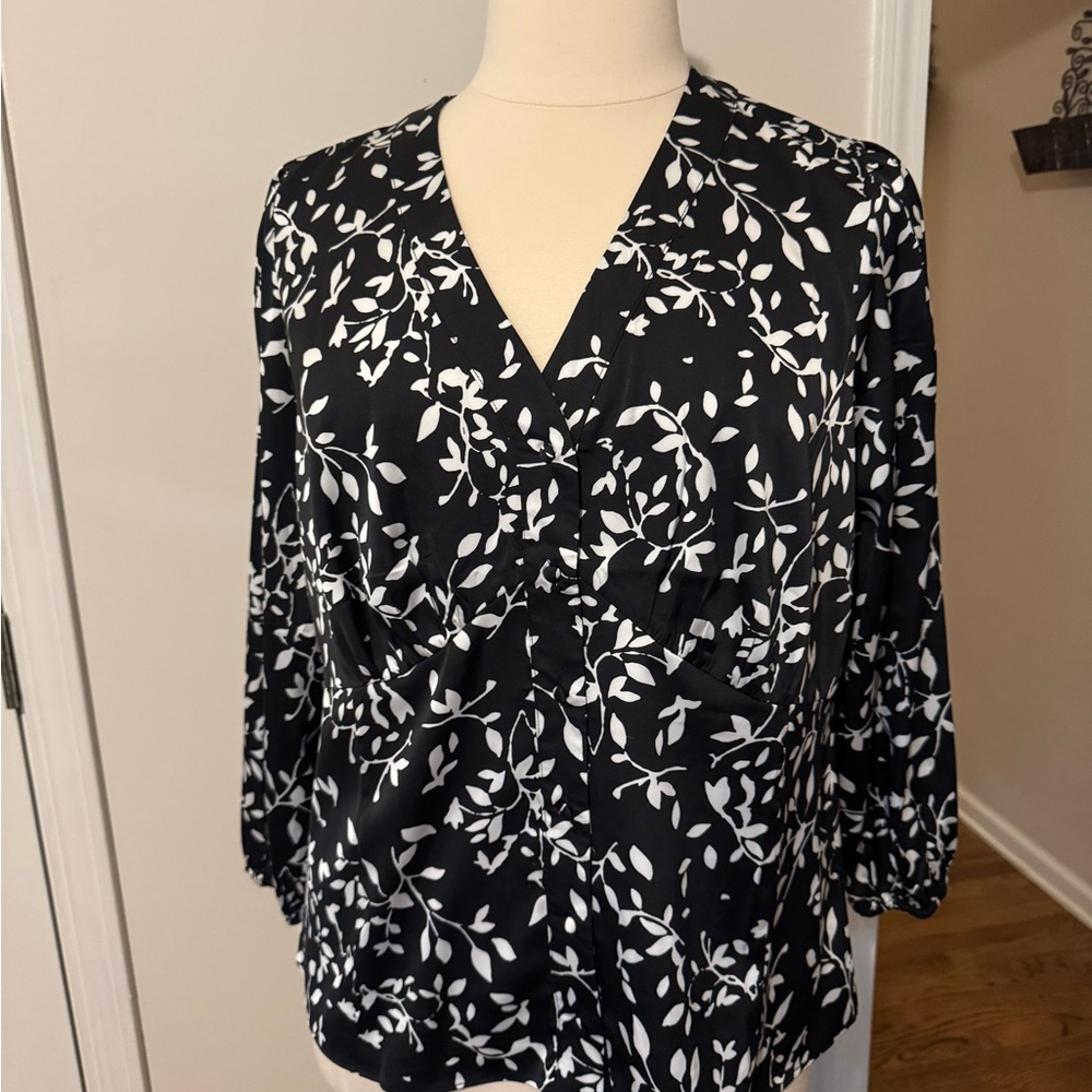 Cato blouse. Size 18/20. Black and white button front